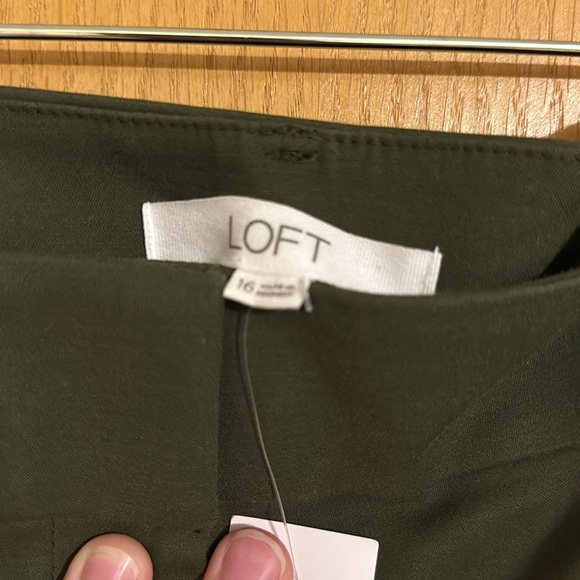 Size 16 Loft Crop pants - Picture 3 of 5